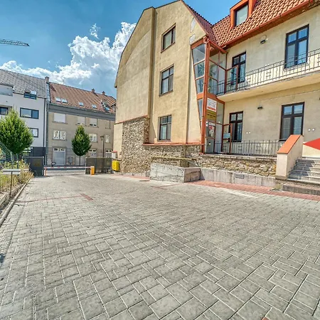 Jarková 9